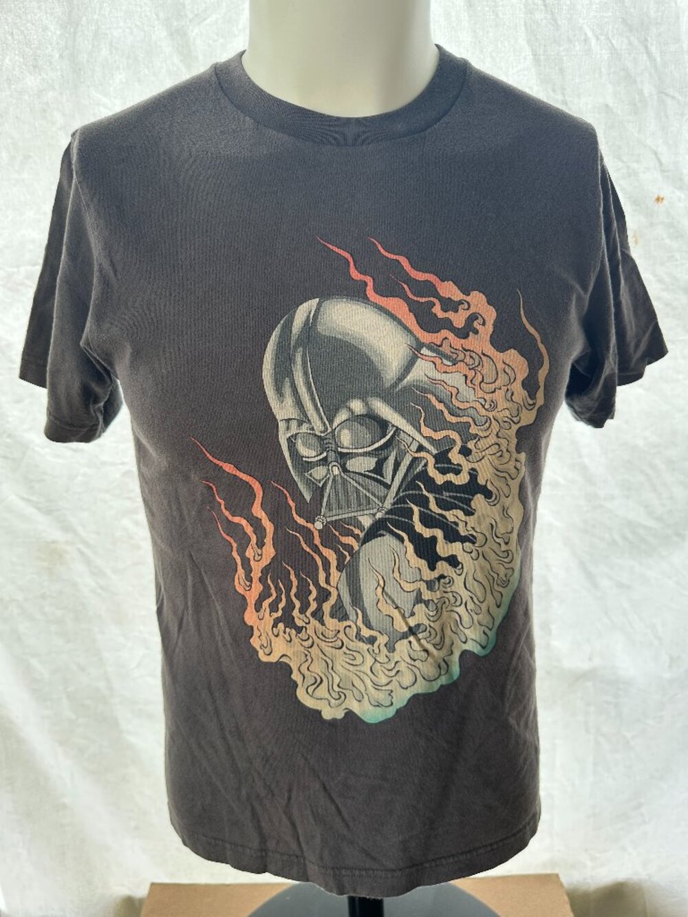 Uniqlo Darth Vader Flames Star Wars Men's Dark Green Shirt Small